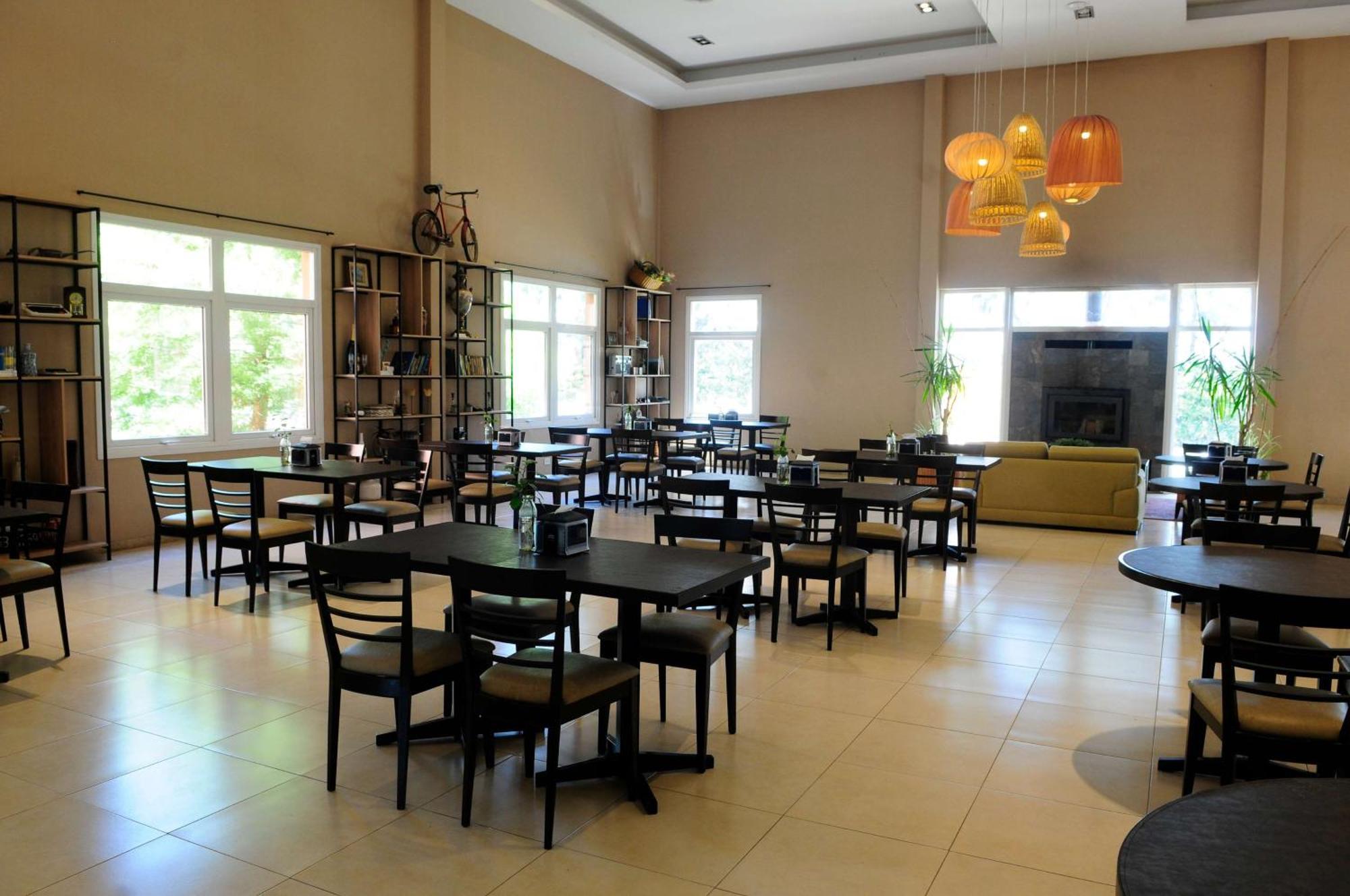 Howard Johnson Hotel & Resort Funes Exterior photo