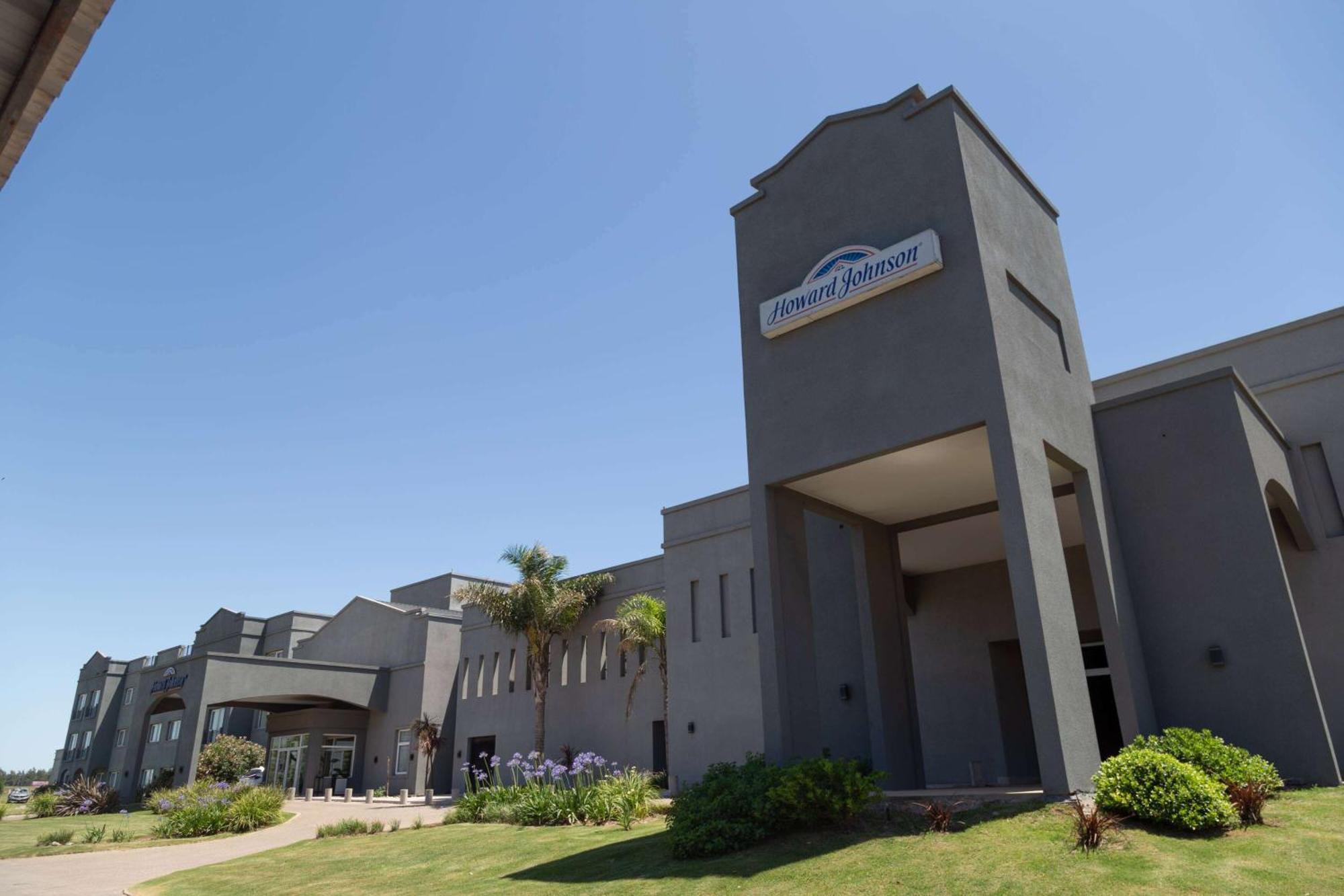 Howard Johnson Hotel & Resort Funes Exterior photo