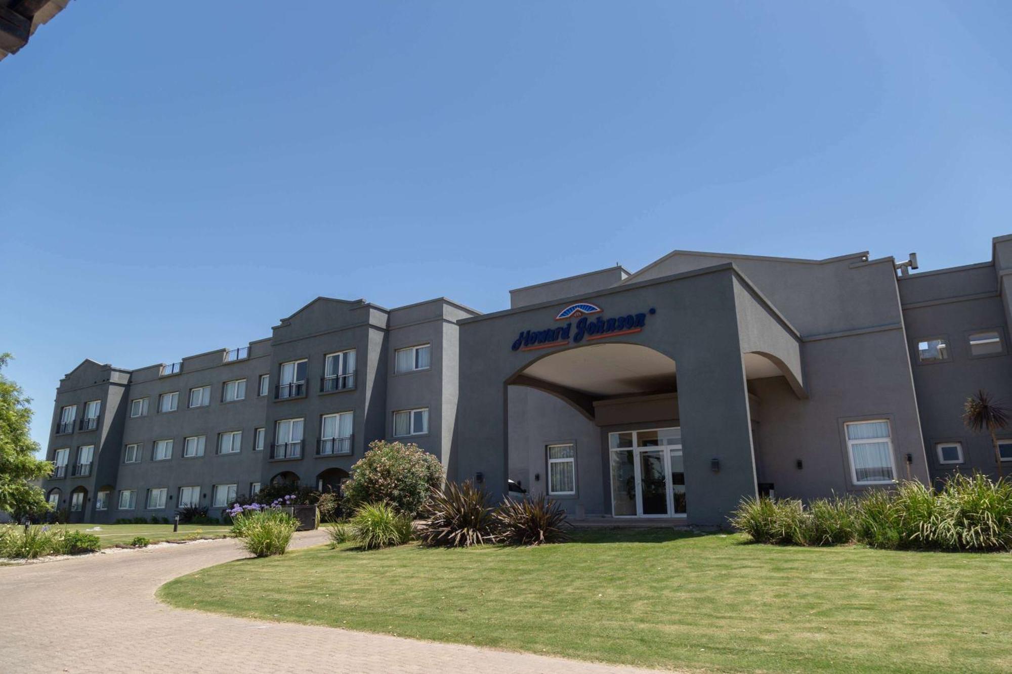 Howard Johnson Hotel & Resort Funes Exterior photo