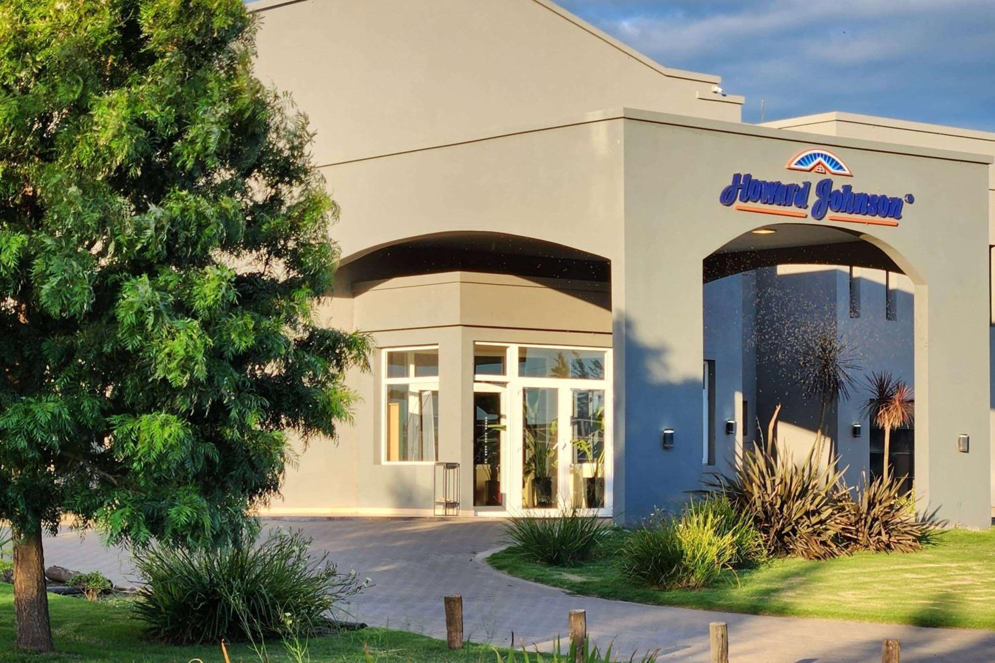 Howard Johnson Hotel & Resort Funes Exterior photo